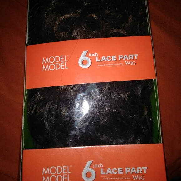 NWT Stylish Lace Front Wig - Picture 8 of 8